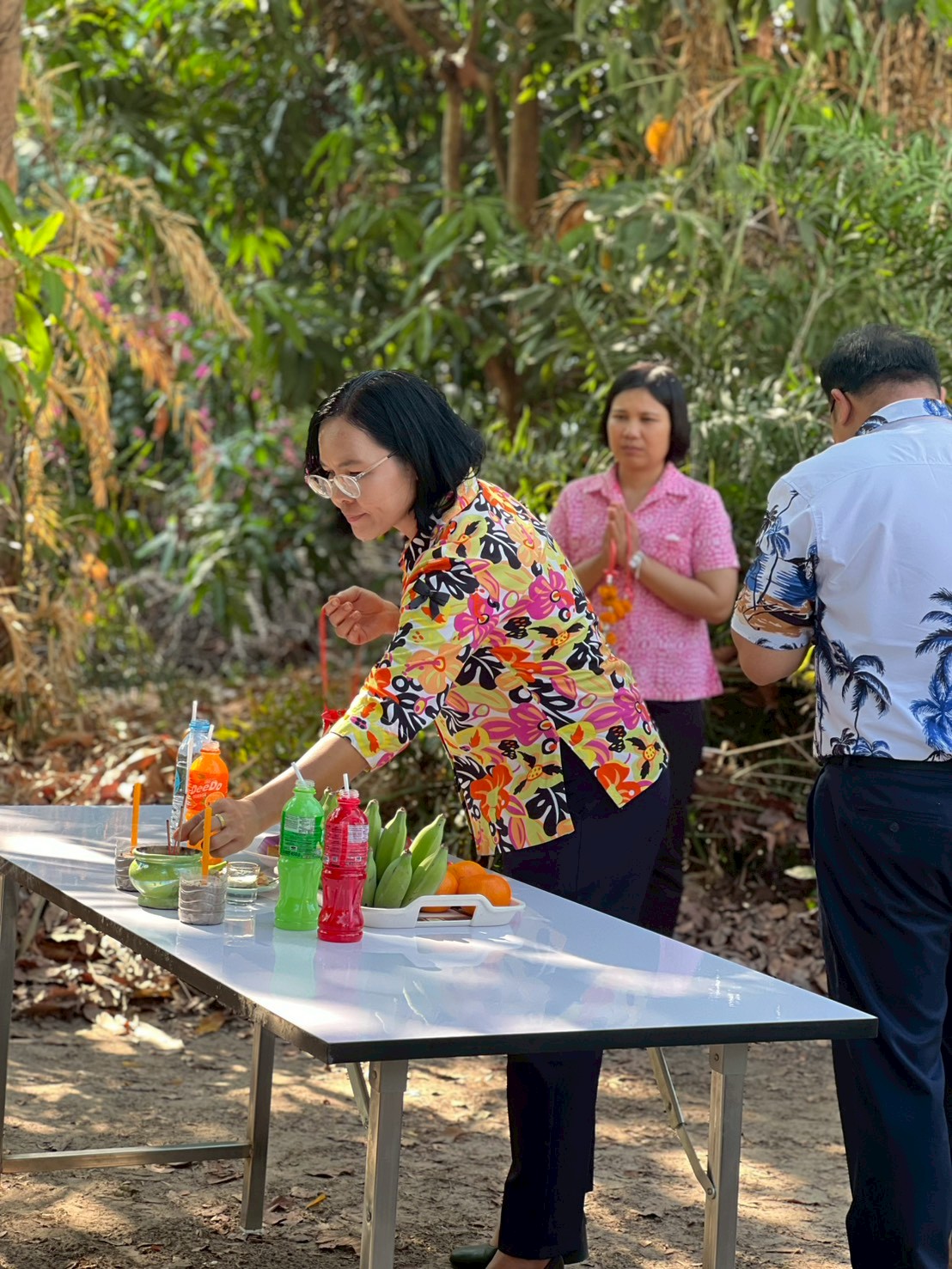 title - ส.ป.ก. ยโสธร จัดพิธีเจริญพระพุทธมนต์ทำบุญถวายภัตตาหารเพลแด่พระสงฆ์ พิธีสักการะศาลเจ้าที่และสิ่งศักดิ์สิทธิ์ประจำสำนักงาน เนื่องในเทศกาลวันขึ้นปีใหม่ไทย
